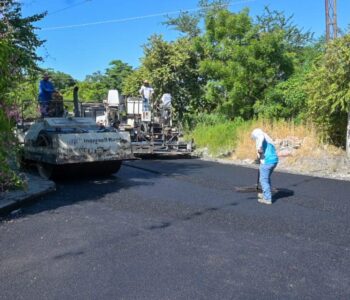 El presidente municipal de El Mante, Sergio Fernández Medina, anunció la pavimentación de la calle «Candelario Reyes» en el ejido Matamoros