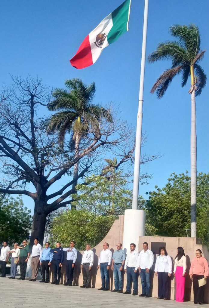 El presidente municipal de El Mante, Sergio Fernández Medina, encabezó la conmemoración del 105 aniversario de la muerte del Gral. Emiliano Zapata