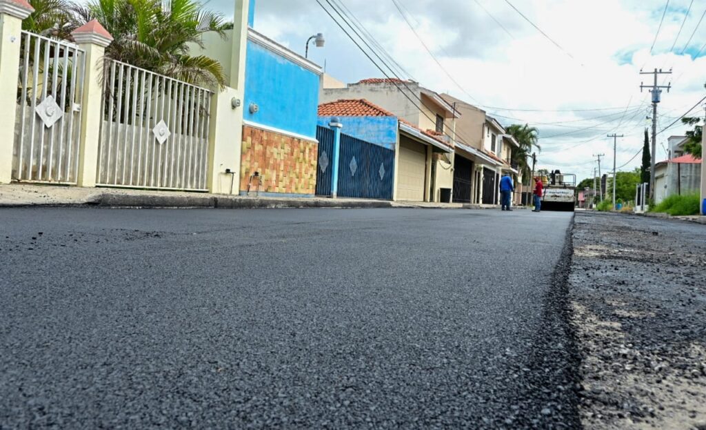 Bajo la supervisión del alcalde Sergio Fernández Medina se concluyó la pavimentación asfáltica de la calle Orinoco
