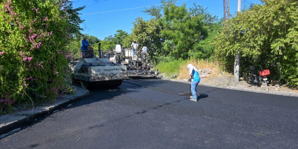 El presidente municipal de El Mante, Sergio Fernández Medina, anunció la pavimentación de la calle «Candelario Reyes» en el ejido Matamoros